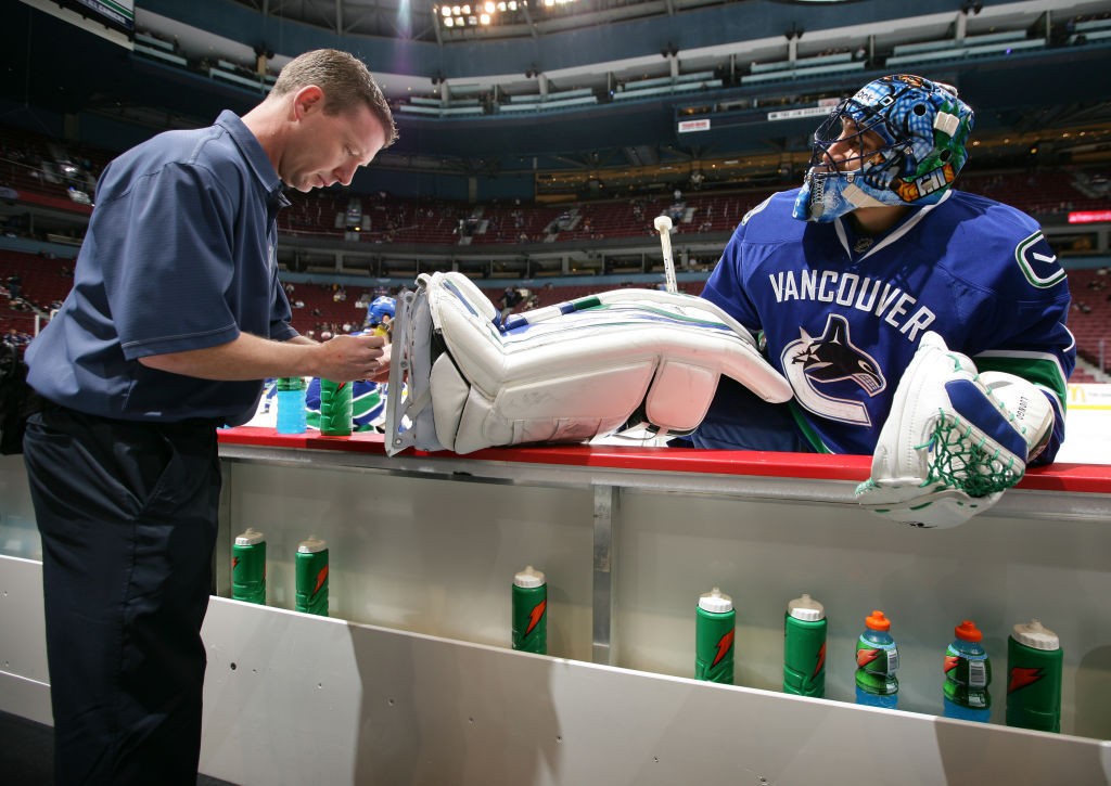 How Much Does a Nhl Equipment Manager Make